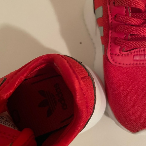 ADIDAS RED LITTLE GIRL SLIDE SNEAKERS - Picture 6 of 8